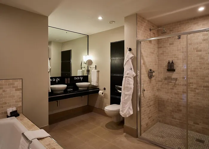 Bowood Hotel, Spa, And Golf Resort